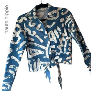 HAUTE HIPPIE | NWOT LONG SLEEVE LINEN BLEND CROP TOP TIE FRONT ABSTRACT PRINT XS